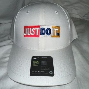 Nike SnapBack hat, cap, white, just do it, NWT, authentic , cq9519-100
